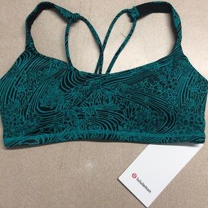 NWT Lululemon Free to Be Bra Sz. 6